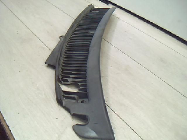 bontott SUZUKI SWIFT II Levélrács