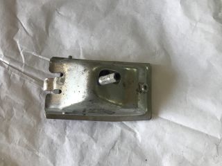 bontott SUZUKI SWIFT II Motorháztető Nyitó Kar / Gomb