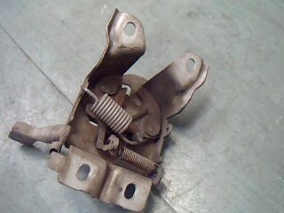 bontott SUZUKI SWIFT II Motorháztető Zárszerkezet