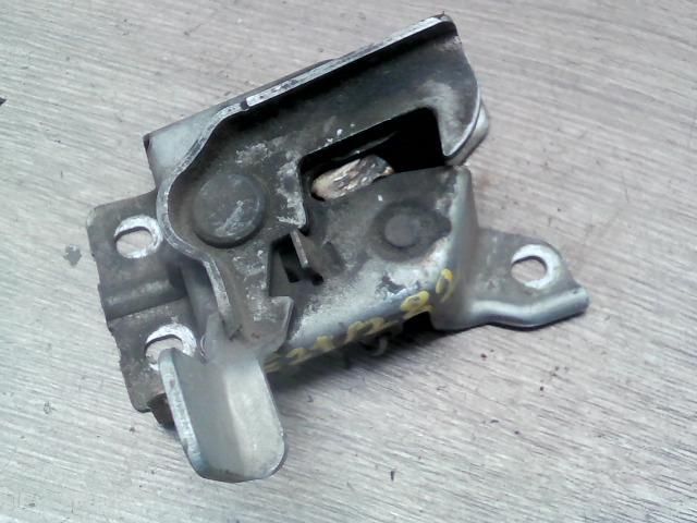 bontott SUZUKI SWIFT II Motorháztető Zárszerkezet