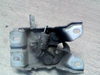 bontott SUZUKI SWIFT II Motorháztető Zárszerkezet