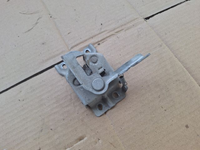 bontott SUZUKI SWIFT II Motorháztető Zárszerkezet