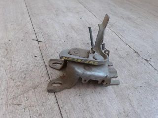 bontott SUZUKI SWIFT II Motorháztető Zárszerkezet