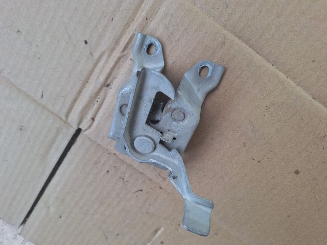 bontott SUZUKI SWIFT II Motorháztető Zárszerkezet