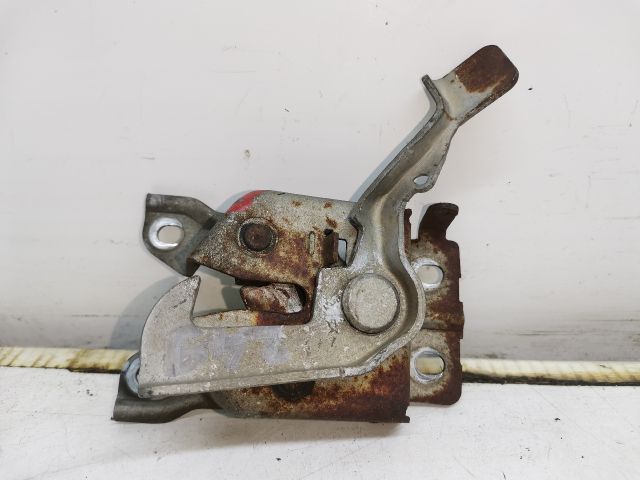 bontott SUZUKI SWIFT II Motorháztető Zárszerkezet