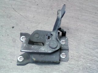 bontott SUZUKI SWIFT II Motorháztető Zárszerkezet