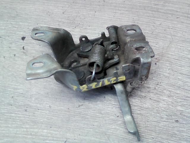 bontott SUZUKI SWIFT II Motorháztető Zárszerkezet