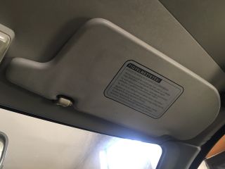 bontott SUZUKI SWIFT II Műszerfal Jobb Hangszóró Burkolat