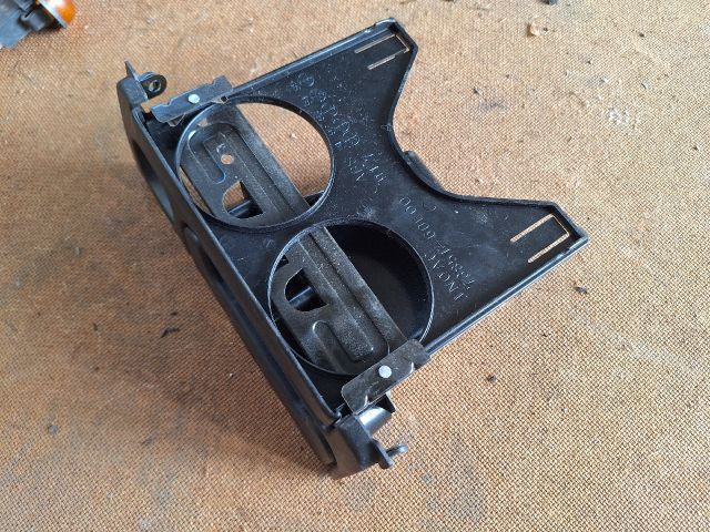 bontott SUZUKI SWIFT II Pohártartó