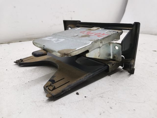 bontott SUZUKI SWIFT II Pohártartó