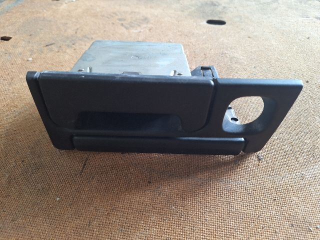 bontott SUZUKI SWIFT II Pohártartó