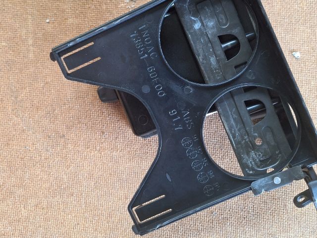 bontott SUZUKI SWIFT II Pohártartó