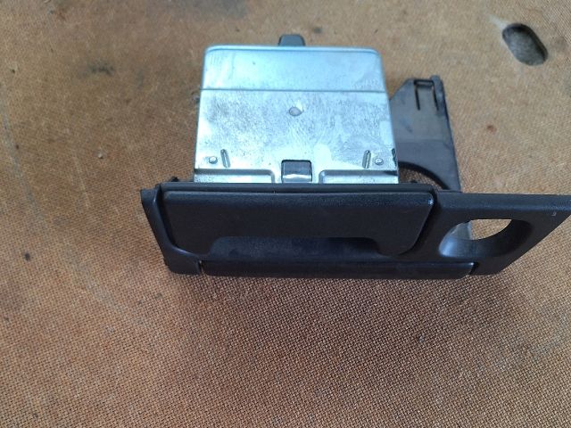 bontott SUZUKI SWIFT II Pohártartó