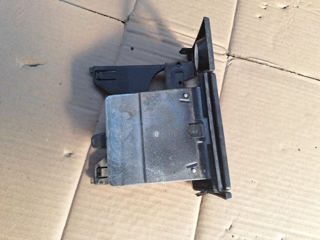 bontott SUZUKI SWIFT II Pohártartó