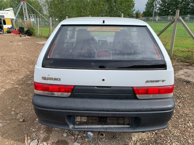 bontott SUZUKI SWIFT II Pótféklámpa