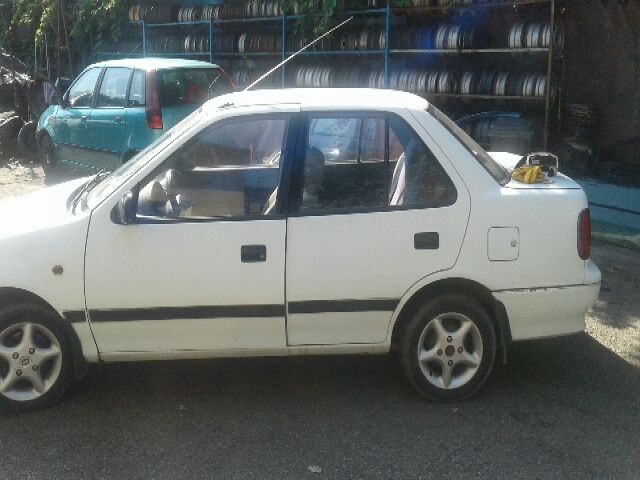 bontott SUZUKI SWIFT II Pótkerék Tartó Fenéklemez