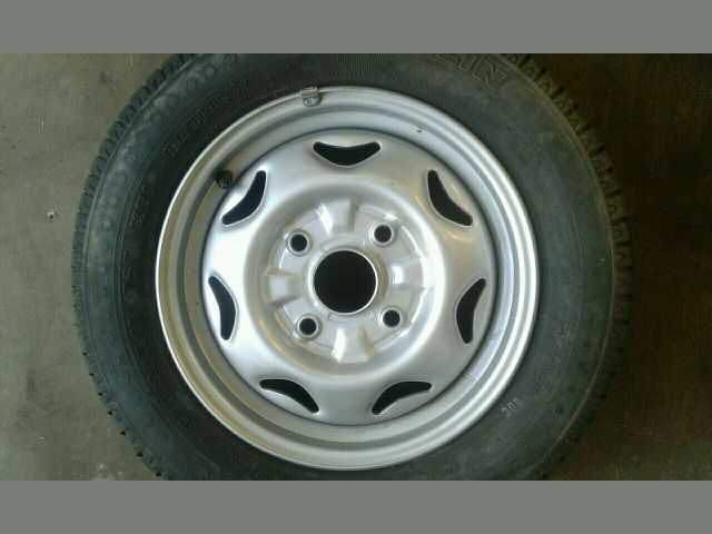 bontott SUZUKI SWIFT II Pótkerék