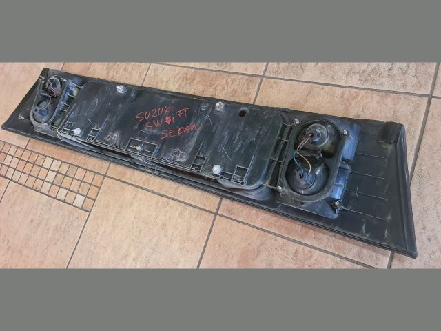 bontott SUZUKI SWIFT II Rendszámtábla Tartó