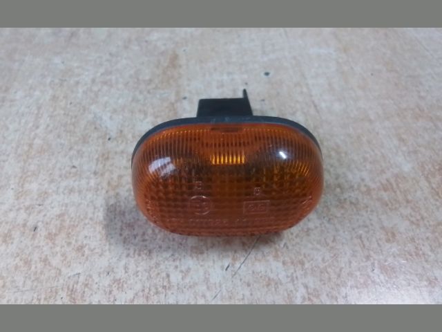 bontott SUZUKI SWIFT II Sárvédő Irányjelző (Pozíciófüggetlen)