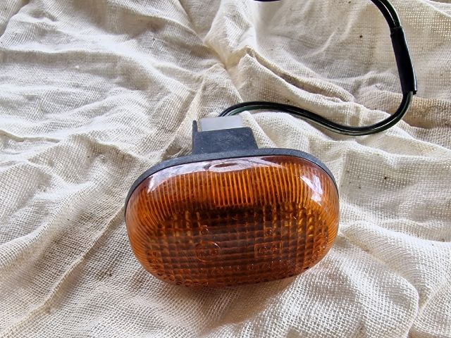 bontott SUZUKI SWIFT II Sárvédő Irányjelző (Pozíciófüggetlen)