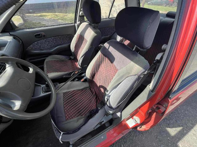 bontott SUZUKI SWIFT II Szivargyújtó Aljzat