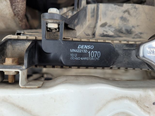 bontott SUZUKI SWIFT II Tank Tartó Pánt