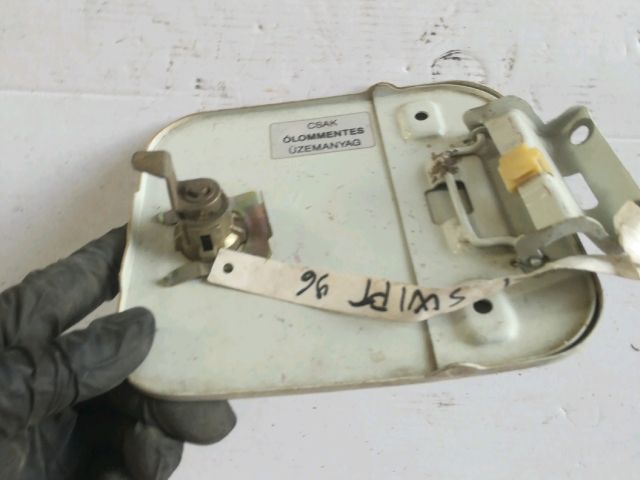 bontott SUZUKI SWIFT II Tankajtó