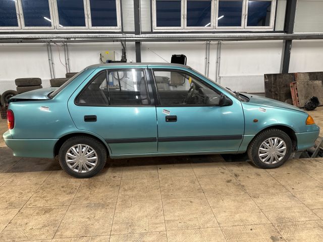 bontott SUZUKI SWIFT II Tankajtó