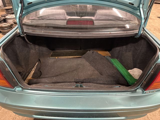 bontott SUZUKI SWIFT II Tankajtó