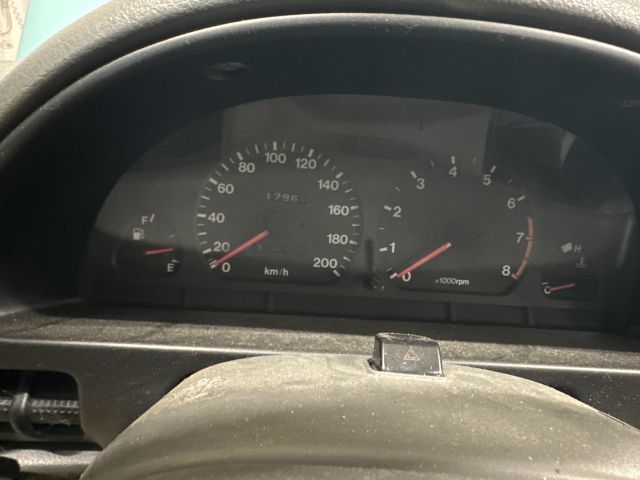 bontott SUZUKI SWIFT II Tankajtó