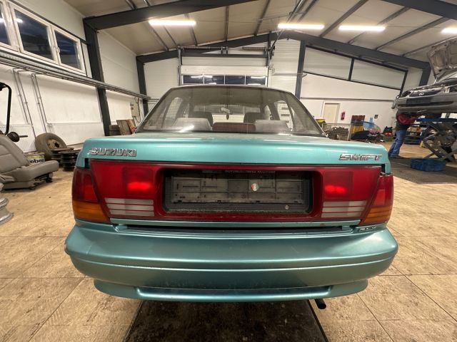 bontott SUZUKI SWIFT II Tankajtó