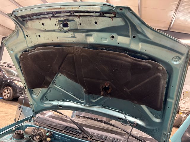 bontott SUZUKI SWIFT II Tankajtó