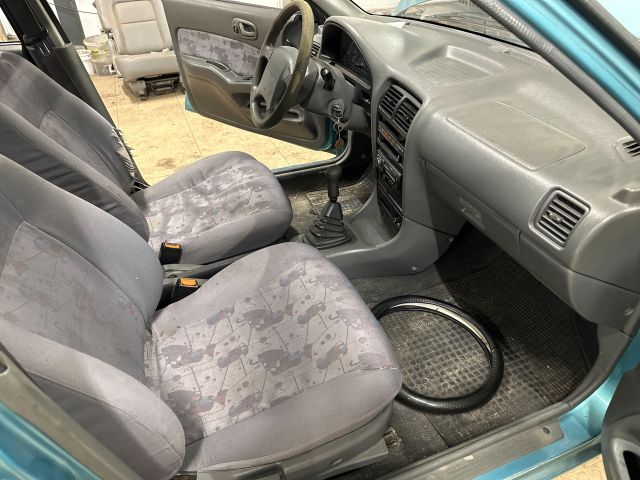 bontott SUZUKI SWIFT II Tankajtó