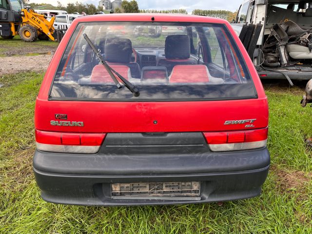 bontott SUZUKI SWIFT II Tanksapka