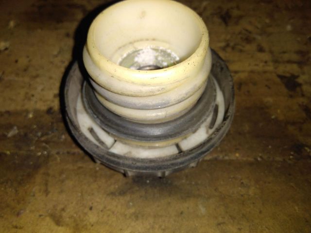 bontott SUZUKI SWIFT II Tanksapka