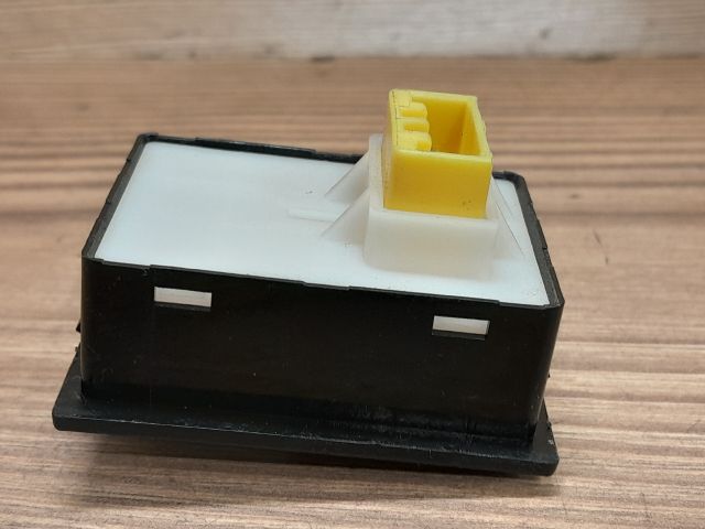 bontott SUZUKI SWIFT II Tükör Kapcsoló