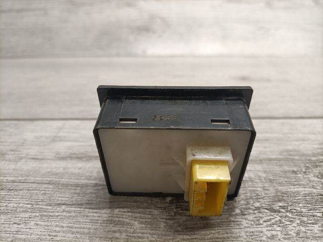 bontott SUZUKI SWIFT II Tükör Kapcsoló