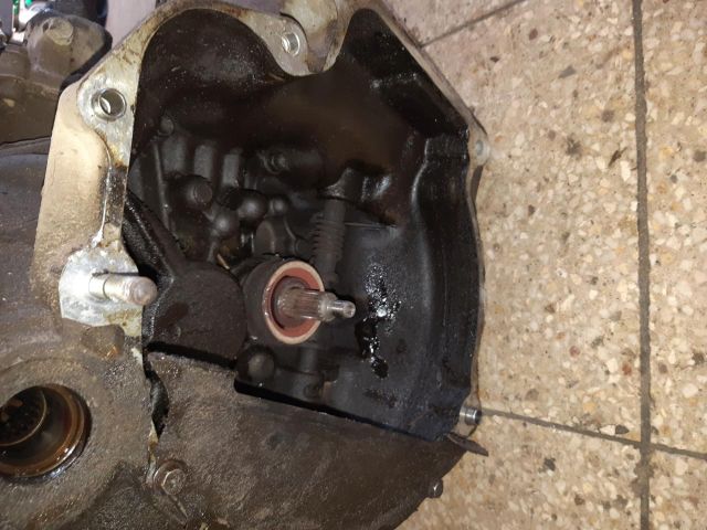 bontott SUZUKI SWIFT II Váltó (Mechanikus)