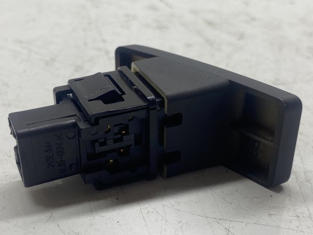 bontott SUZUKI SWIFT II Vészvillogó Kapcsoló