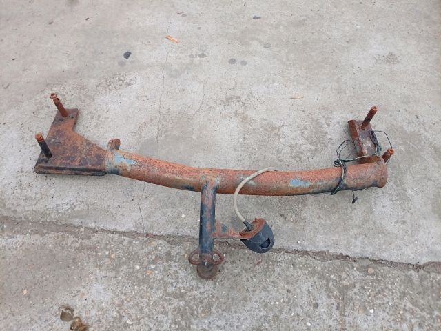 bontott SUZUKI SWIFT II Vonóhorog