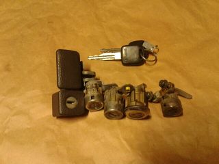 bontott SUZUKI SWIFT II Zárbetét Szett