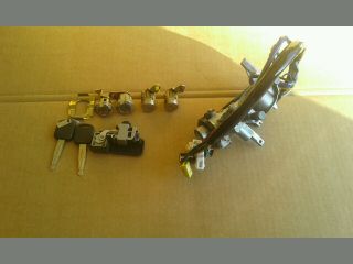 bontott SUZUKI SWIFT II Zárbetét Szett