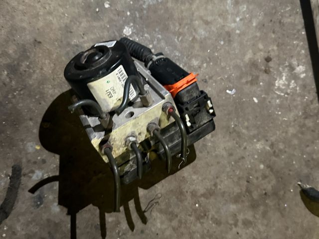 bontott SUZUKI SWIFT III ABS Kocka