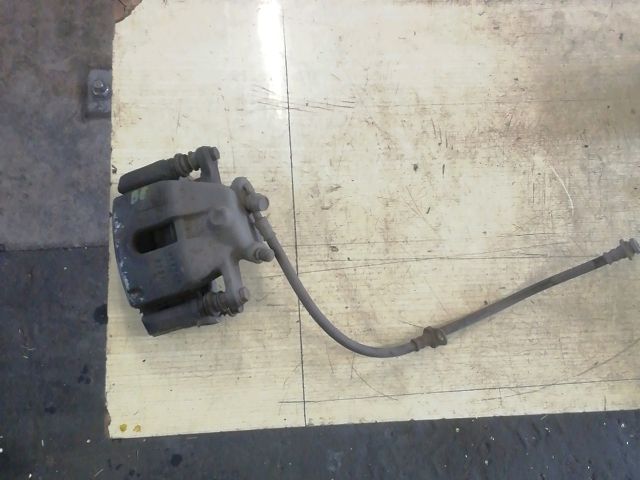 bontott SUZUKI SWIFT III Bal első Féknyereg Munkahengerrel