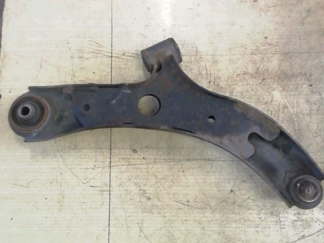 bontott SUZUKI SWIFT III Bal első Lengőkar