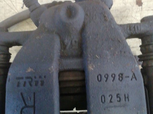 bontott SUZUKI SWIFT III Jobb első Féknyereg Munkahengerrel