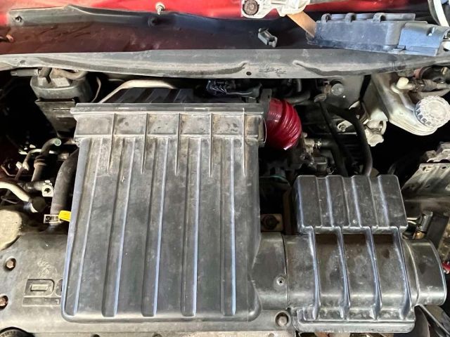 bontott SUZUKI SWIFT III Légszűrő Ház