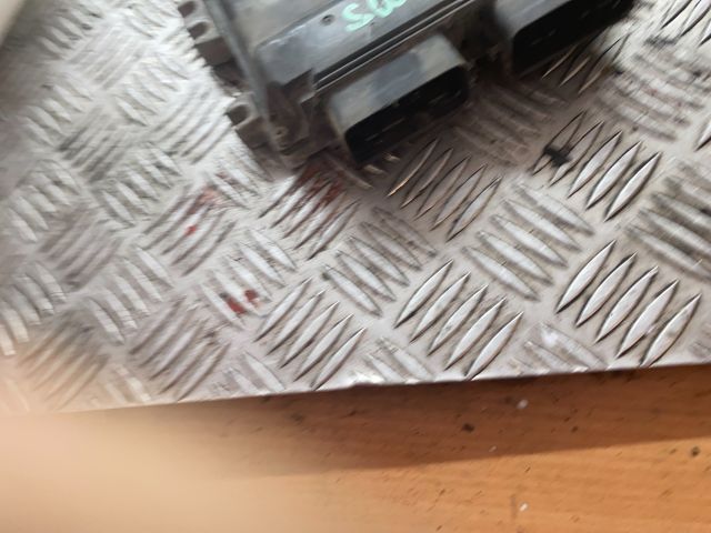 bontott SUZUKI SWIFT III Motorvezérlő