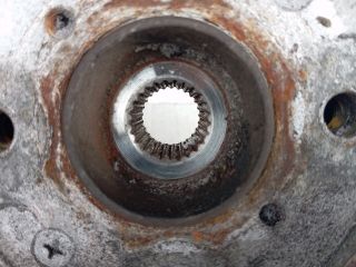 bontott SUZUKI SWIFT III Bal első Csonkállvány Kerékaggyal