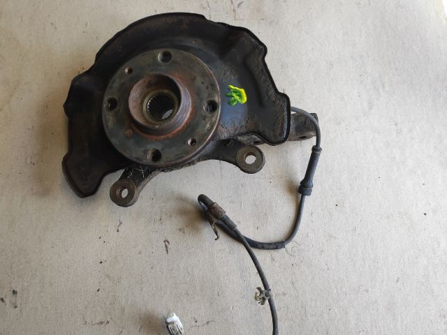 bontott SUZUKI SWIFT III Bal első Csonkállvány Kerékaggyal